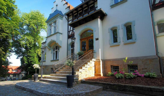 SCHLOßVILLA DERENBURG - HOTEL RESTAURANT CAFÉ Derenburg