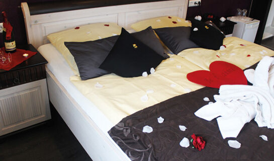 LANDGASTHAUS ALTER POSTHOF (B&B) Halsenbach