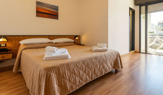 HOTEL AVILA IN Torre Pedrera (RN)