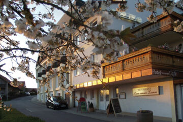 HOTEL RESTAURANT CAFÉ ZUM WEISSEN LAMM Oberzent