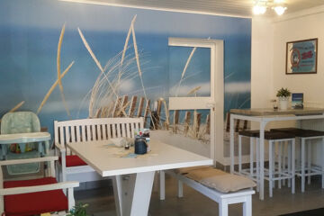 FAMILIEN- & APARTHOTEL STRANDHOF (B&B) Tossens