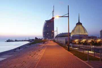 FAMILIEN- & APARTHOTEL STRANDHOF (B&B) Tossens