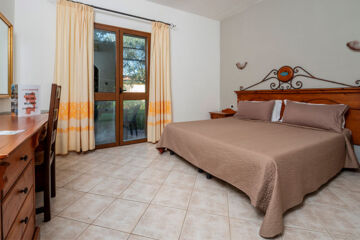HOTEL RIBOT Arborea (OR)