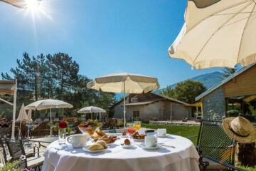 LES BARTAVELLES HOTEL RESTAUTANT & SPA Crots