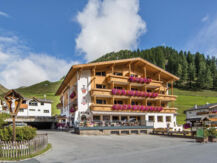 HOTEL CRESTA (B&B) Samnaun-Compatsch