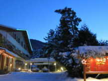 LOGIS HÔTEL LES PEUPLIERS Baratier