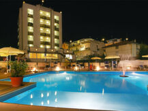 HOTEL AVILA IN Torre Pedrera (RN)